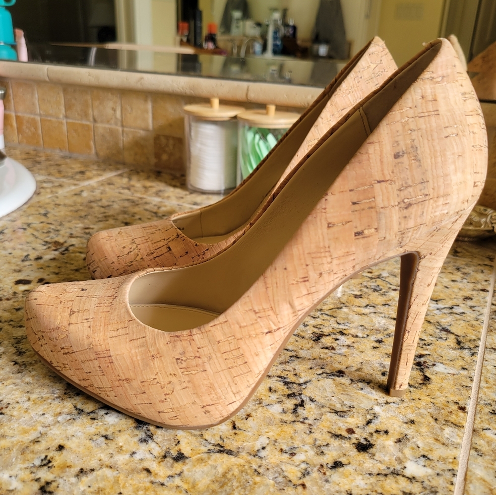 Jessica Simpson Parisah Platform Pumps